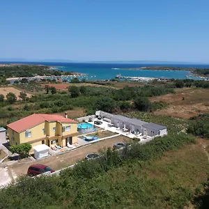 Silvija Apartment Ližnjan